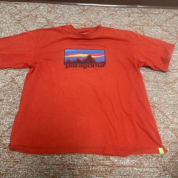 PATAGONIA Men's Mountain Horizon Red T-Shirt Short Sleeves Size XL - Picture 2 of 8